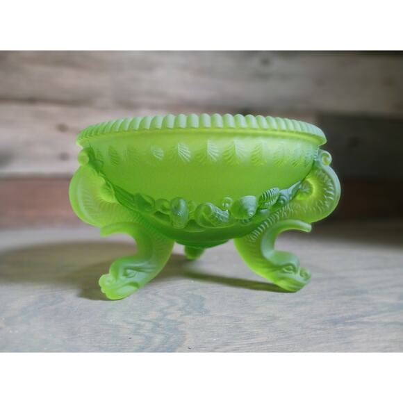 VTG Westmoreland Green Satin Footed Sea Serpent Dish/No Lid - Picture 3 of 4